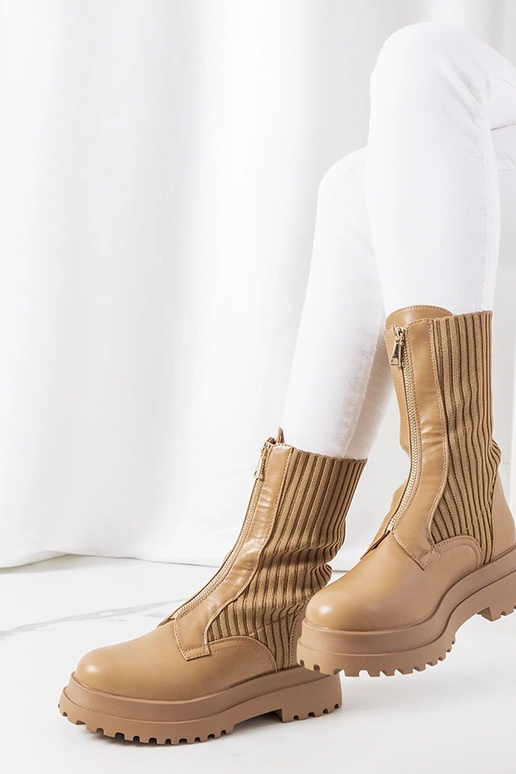 Botines marrones con parte superior...