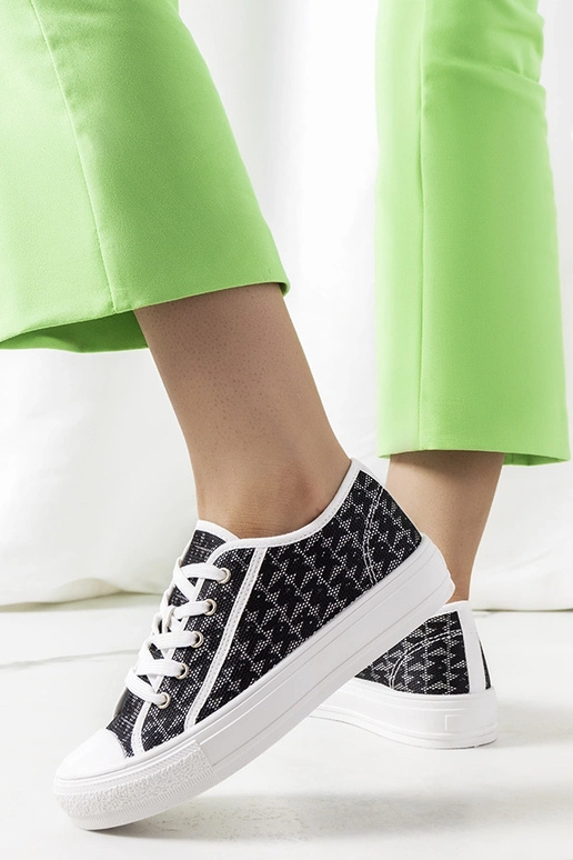 Zapatillas Chelms negras