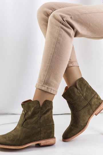 Botines verdes con cuña...