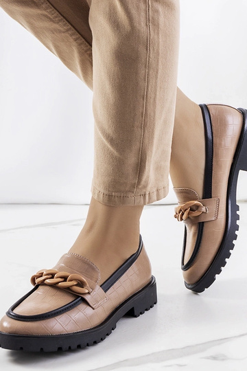 Botines marrones con cadena...