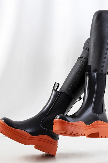 Botas negras con suela naranja, "Nester" 2