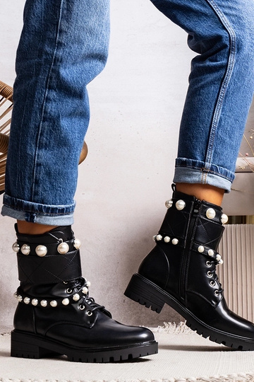 Botines de mujer negros con cordones y perlas Carvala