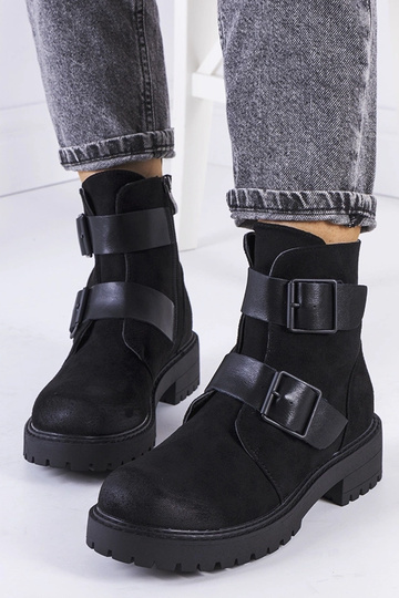 Zapatos negros de ante...