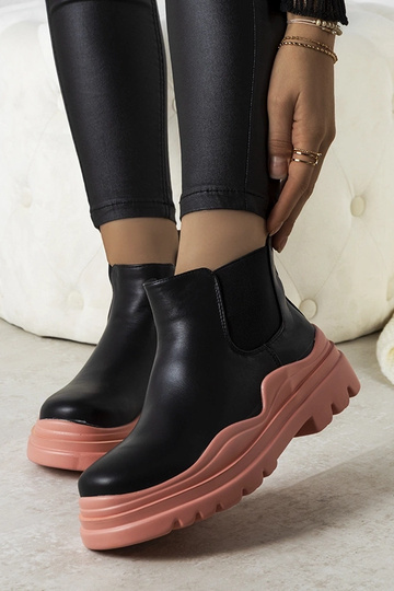 Botines negros sobre plataforma rosa, "Tausel" 2
