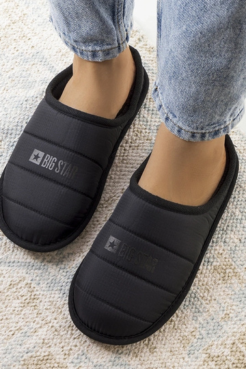 Zapatillas de casa negras...