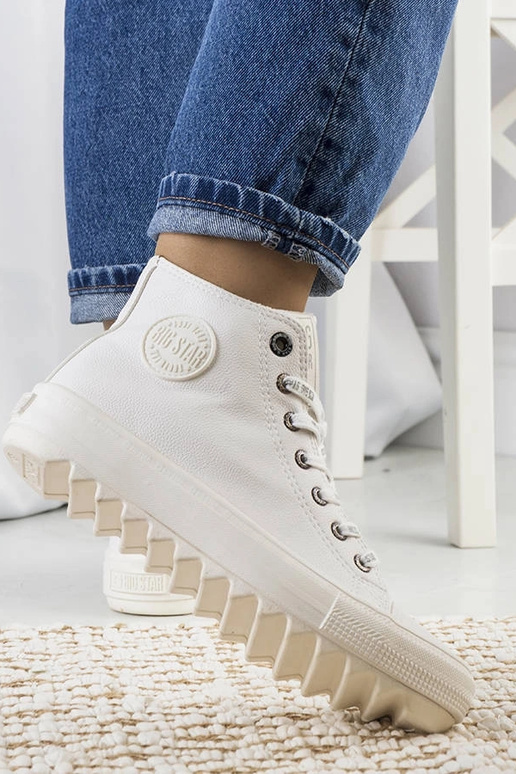 Zapatillas blancas con aislamiento...