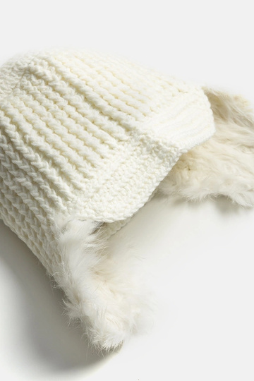 Gorro blanco con orejeras Zora