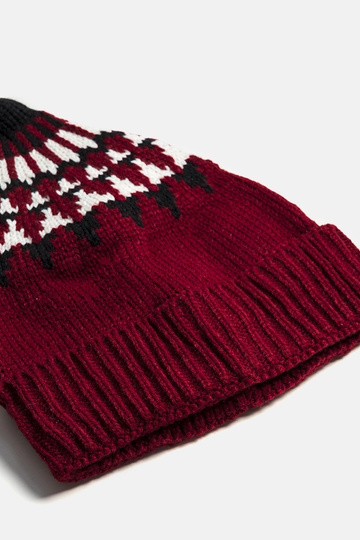 Abner de gorra roja