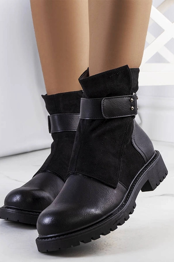 Botines negros con tira Kevin