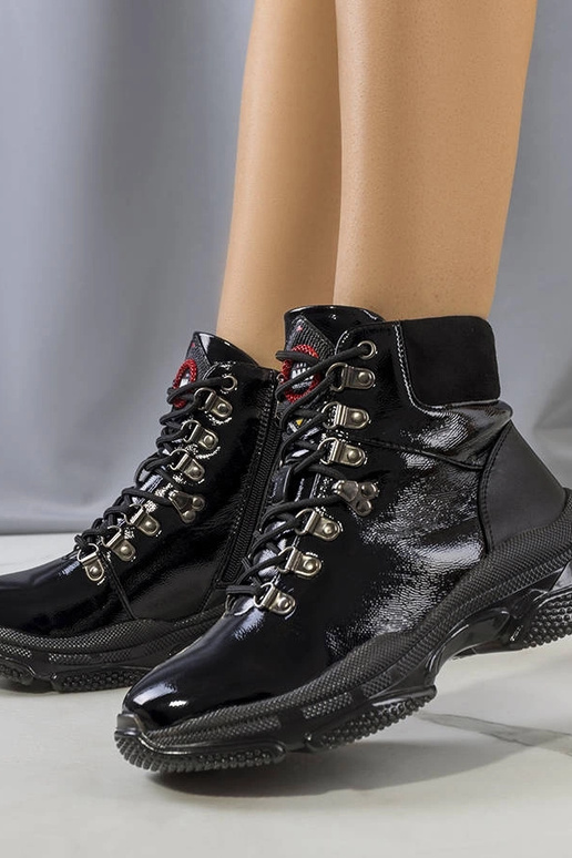 Botines Celmir de piel charol negra