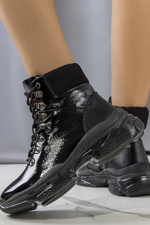 Botines Celmir de piel charol negra