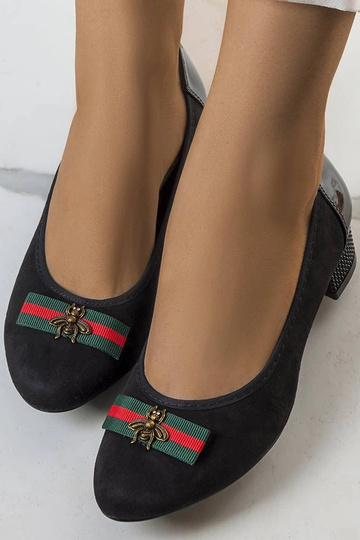 Zapatos de salón negros... 2