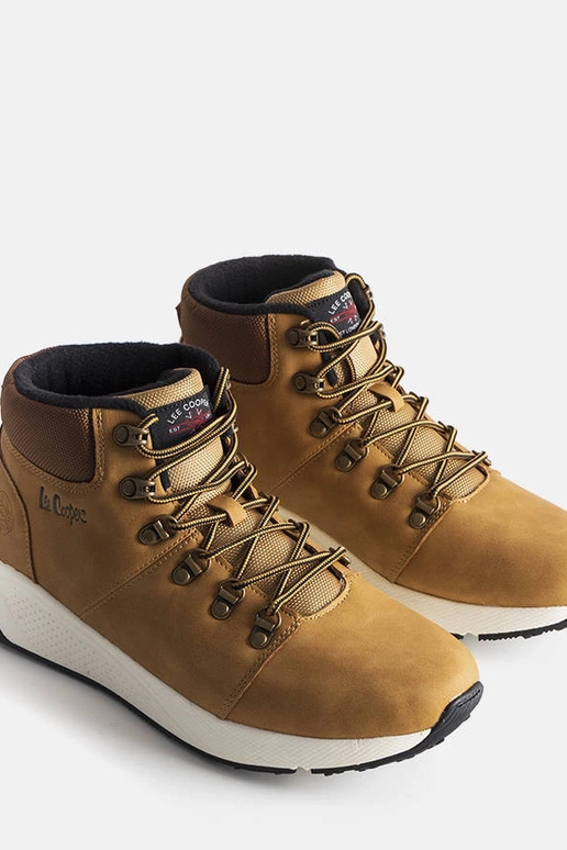 Botas marrones con aislamiento... Botas marrones con aislamiento...