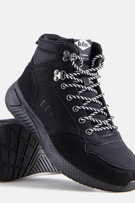 Botas negras con aislamiento... Botas negras con aislamiento...