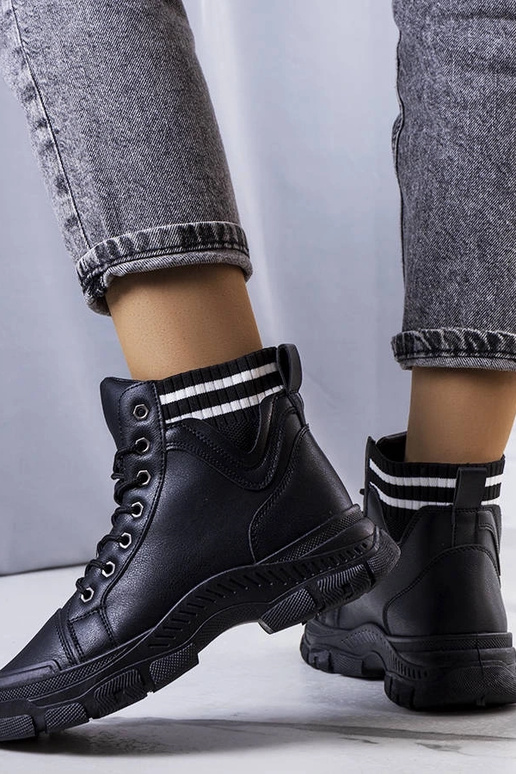 Botas negras con aislamiento de Innes