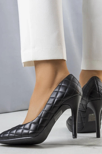 Tacones acolchados negros... 2