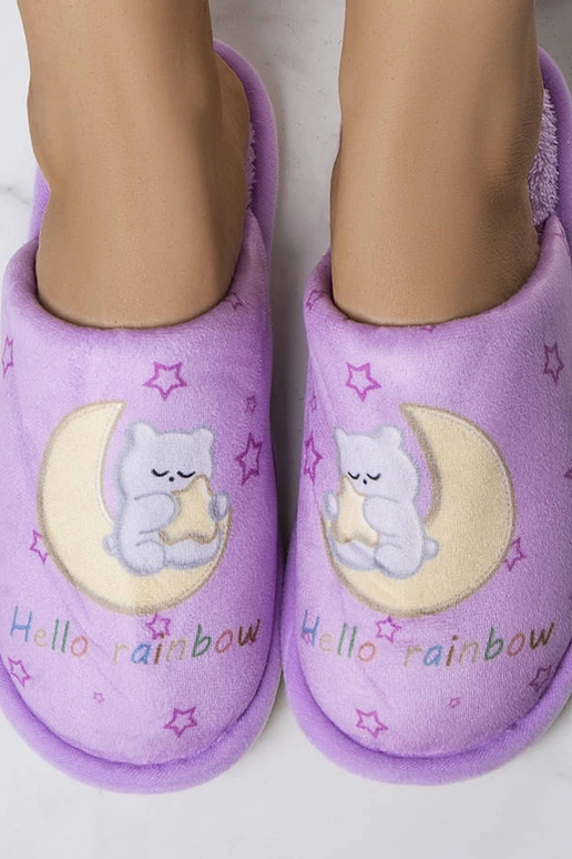 Pantuflas suaves de color morado con...