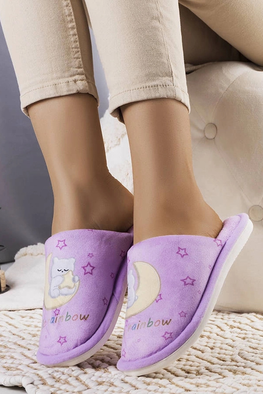 Pantuflas suaves de color morado con...