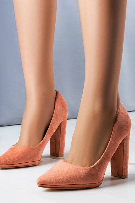 Los tacones altos rosas de Emma