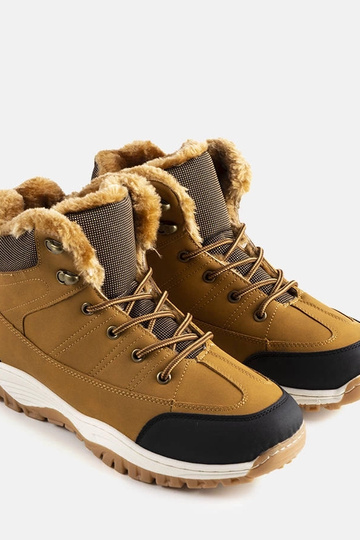 Botas marrones con... 2