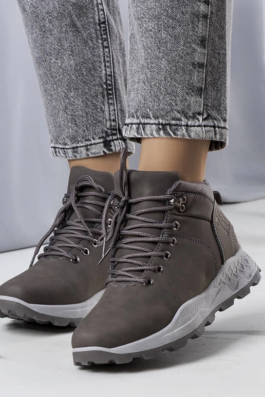 Botas de mujer con aislamiento gris...