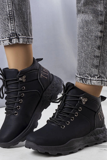 Botas de senderismo negras...