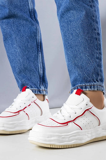 Zapatillas blancas con inserciones rojas Nettie