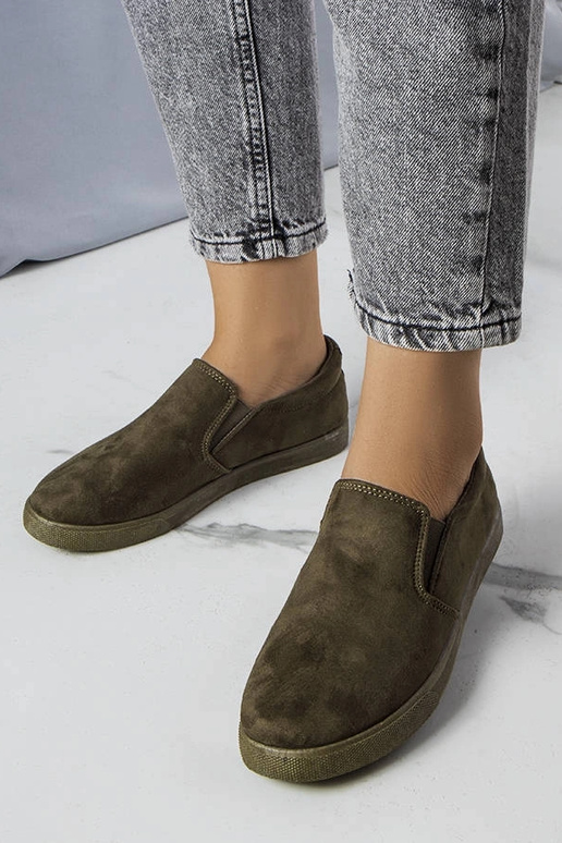 Zapatillas verdes de ante sintético...