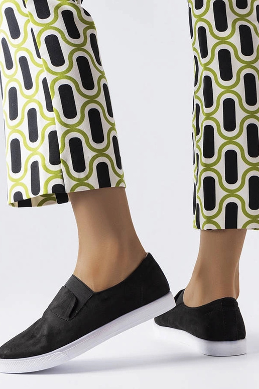 Zapatillas negras de ante sintético...