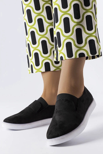 Zapatillas negras de ante... 2