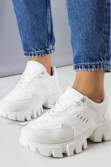 Zapatillas deportivas...