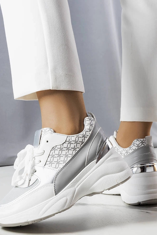 Zapatillas deportivas grises con...