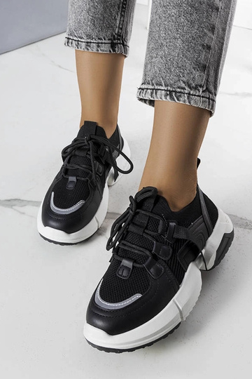 Zapatillas negras tipo... 2