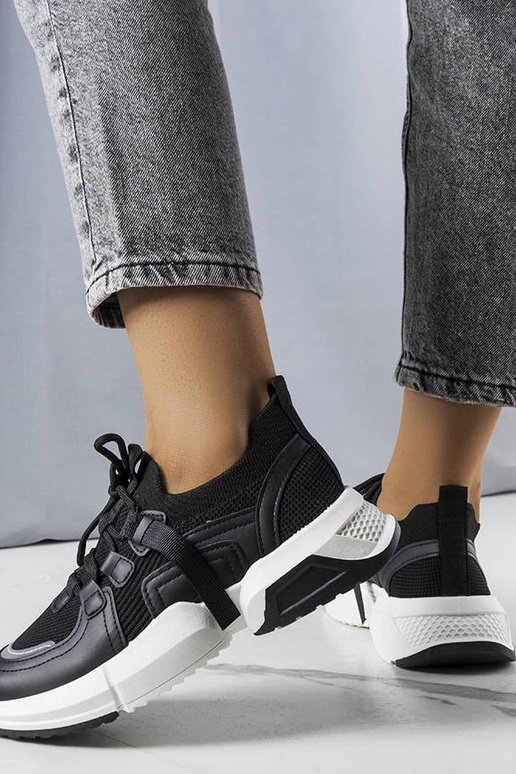 Zapatillas negras tipo calcetín Peggy