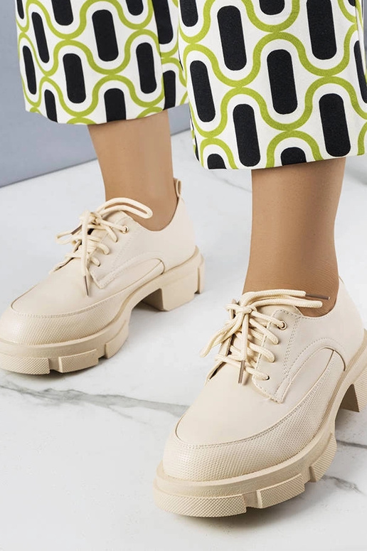 Zapatos beige con suela maciza Kay