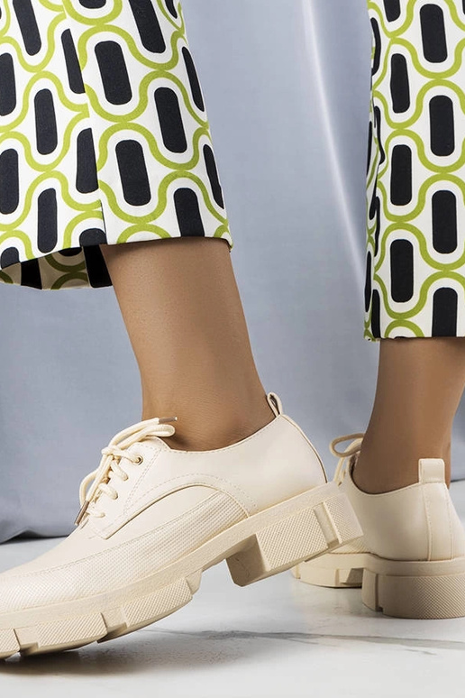 Zapatos beige con suela maciza Kay