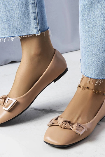 Bailarinas beige con lazo...