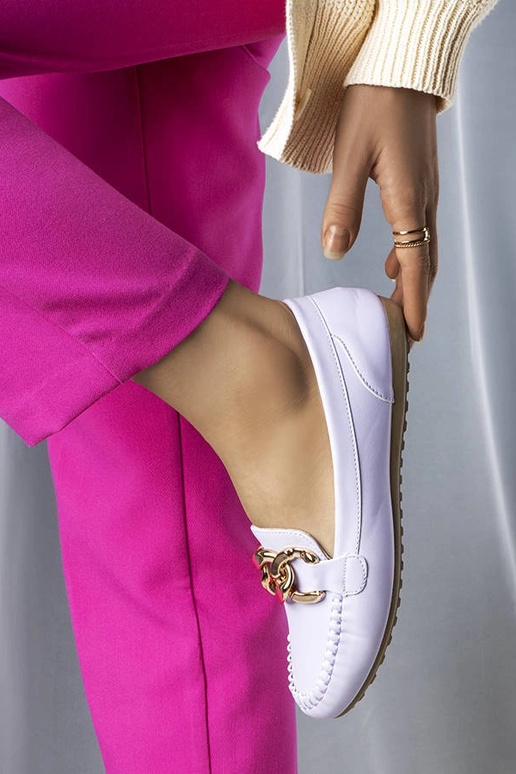 Mocasines morados con cadena Norma