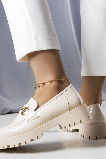 Zapatos Simard de charol beige 2