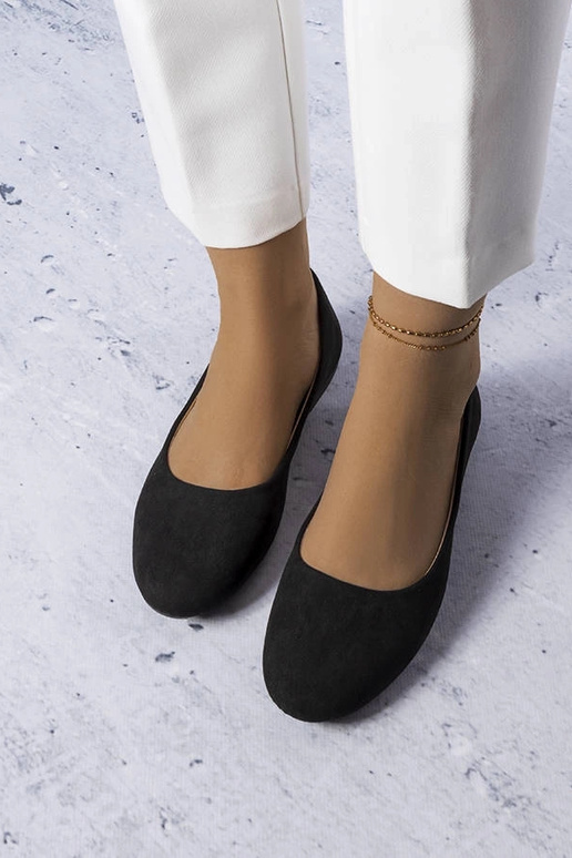 Bailarinas negras con plantilla de... Bailarinas negras con plantilla de...