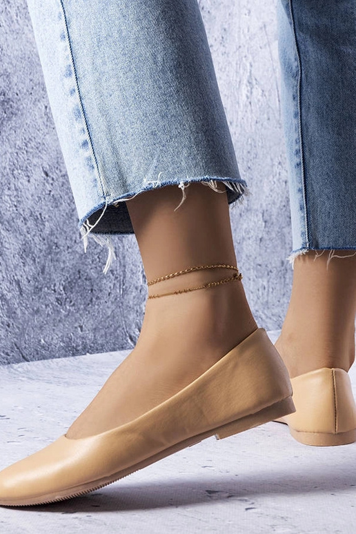 Bailarinas beige con plantilla de... Bailarinas beige con plantilla de...