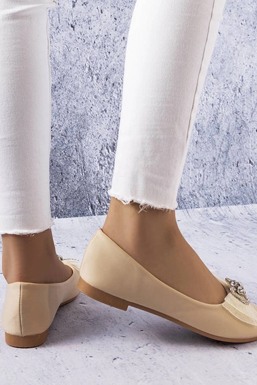 Bailarinas beige con lazo y circonitas LaGarde 2