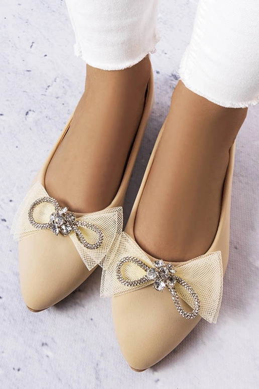 Bailarinas beige con lazo y... Bailarinas beige con lazo y...