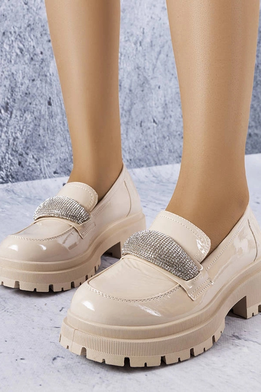 Zapatos de charol color arena con...