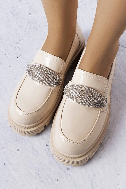 Zapatos de charol color arena con...