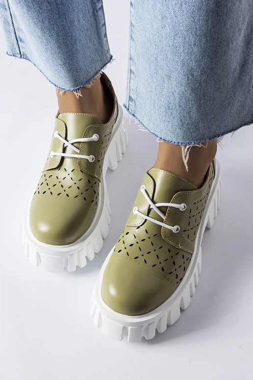 Zapatos Camus gruesos calados en verde