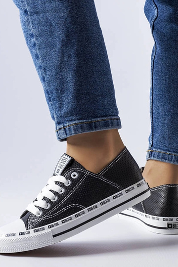 Zapatillas negras caladas... 2