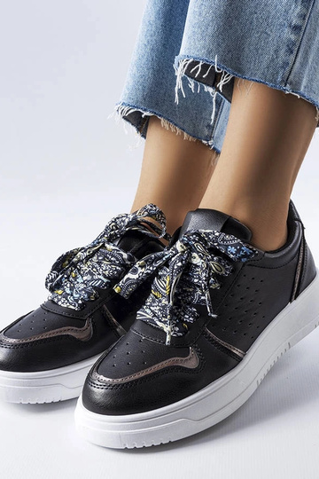 Zapatillas deportivas negras con lazo Pryor