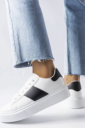 Zapatillas blancas con...