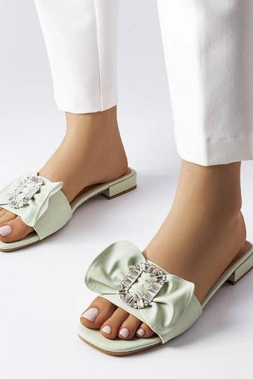 Sandalias elegantes verdes con circonitas Fifi